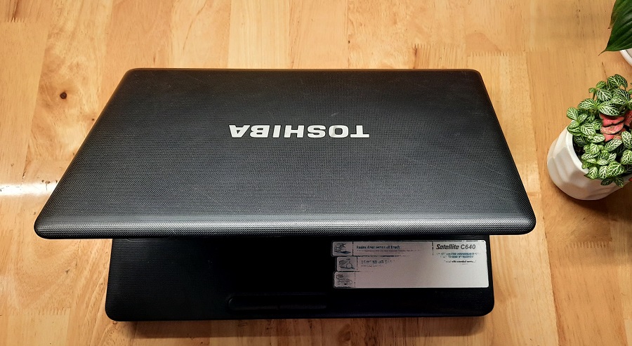 Laptop Toshiba Satellite C640 core I3